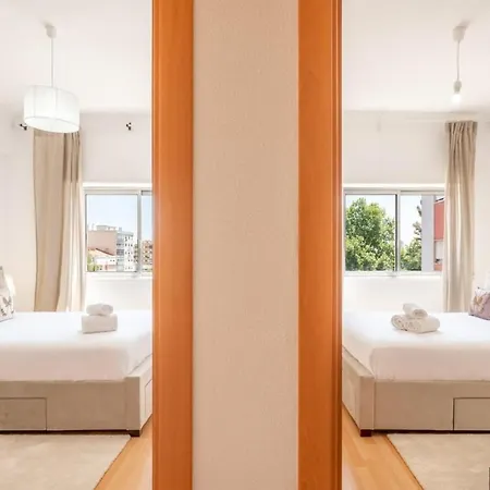 Guestready - Art-noveau Minimalism In Amora